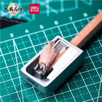 得力（deli） 锌合金卷笔刀 金属削笔机器 削笔刀 削铅笔刀 方块款1个
